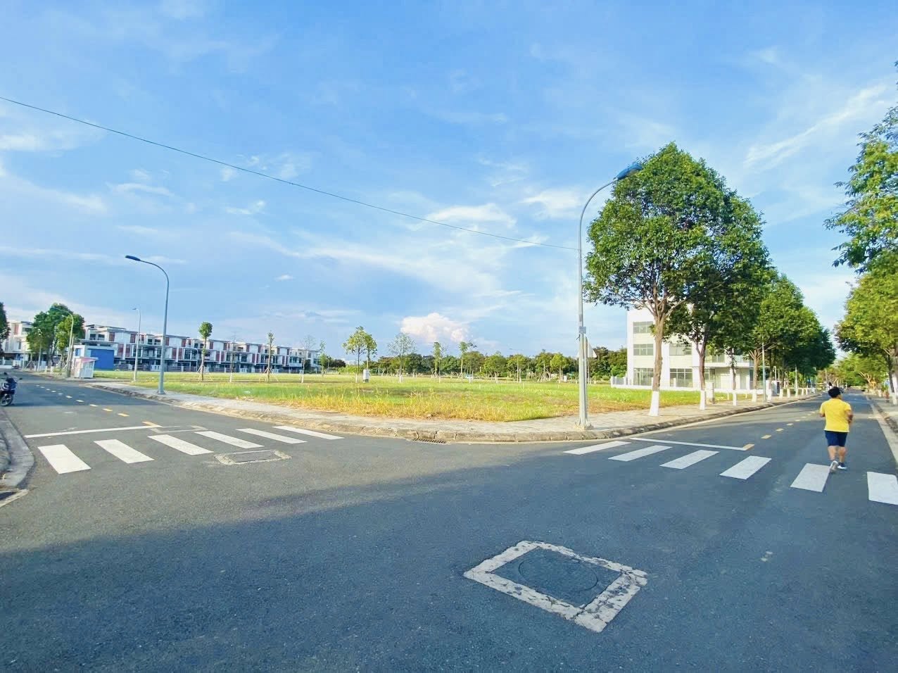 Lắp rèm cửa nhà chị Thu -Biệt Thự Đông Tăng Long, Q9, Thủ Đức, TPHCM - Rèm cuốn in tranh